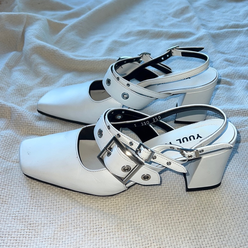 White heeled leather shoes ❤️ - Picture 1 of 3